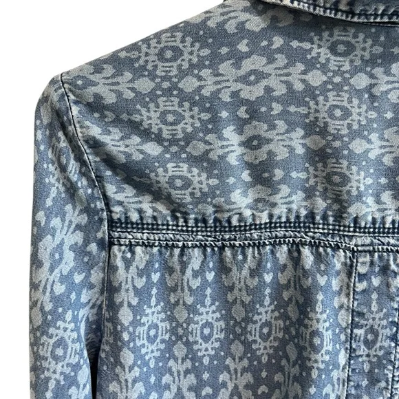 Holding Horses Anthropologie Button up top Sz 4 Denim/Chambray - Picture 3 of 16